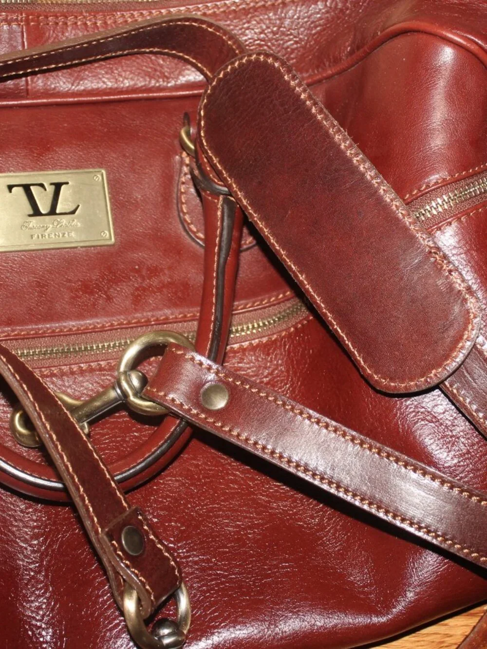 $685 Tuscany Leather Firenze Francoforte Travel Bag w Strap Never Used